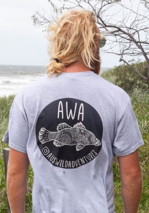 aus wild t shirt man on beach